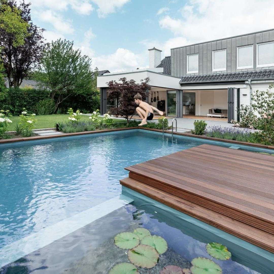 modernes Wohnhaus mit Pool