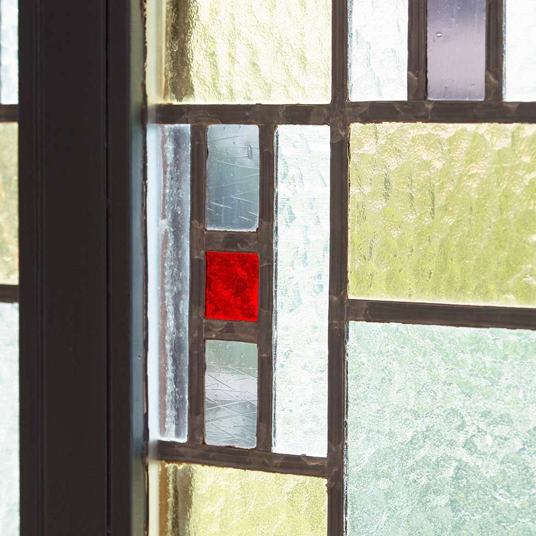 Detailansicht eines Buntglasfensters