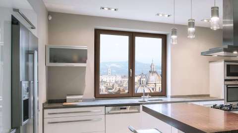 Küchenzeile mit Holz-Aluminiumfenster