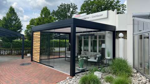 SDL Acubis Terrassendach in der Außenausstellung in RBE in Stuhr